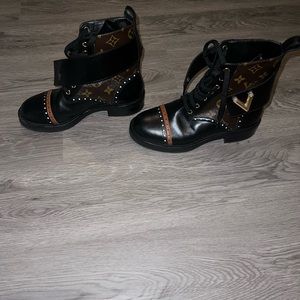 Women Louis Vuitton boots